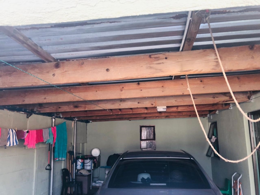 2 Bedroom Property for Sale in Ilitha Park Western Cape